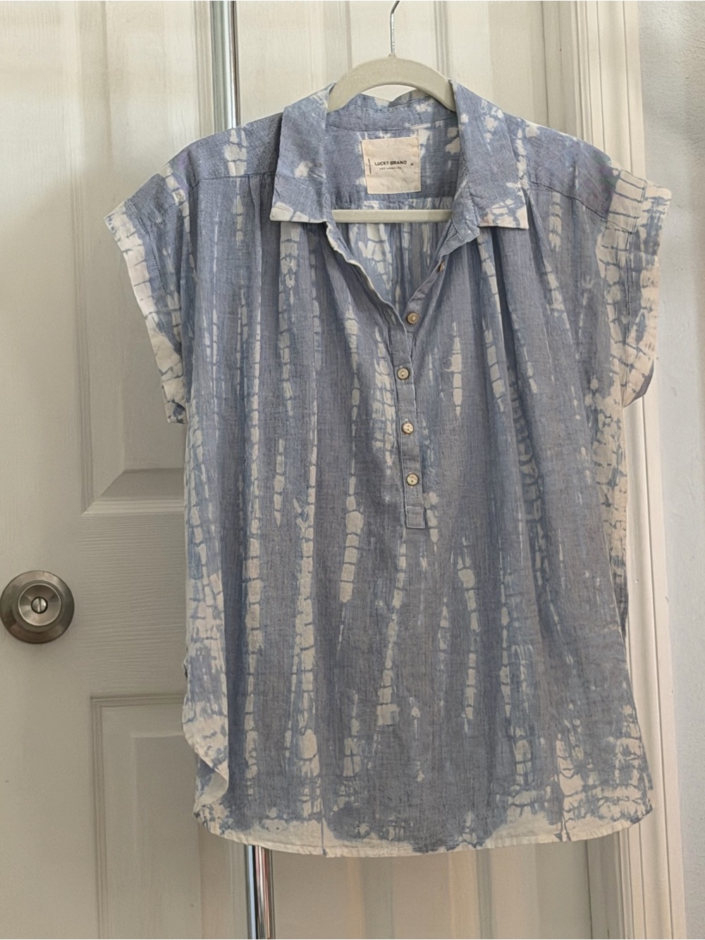 Lucky Brand Blue and White Tie-Dye Short Sleeve Button-Front Top